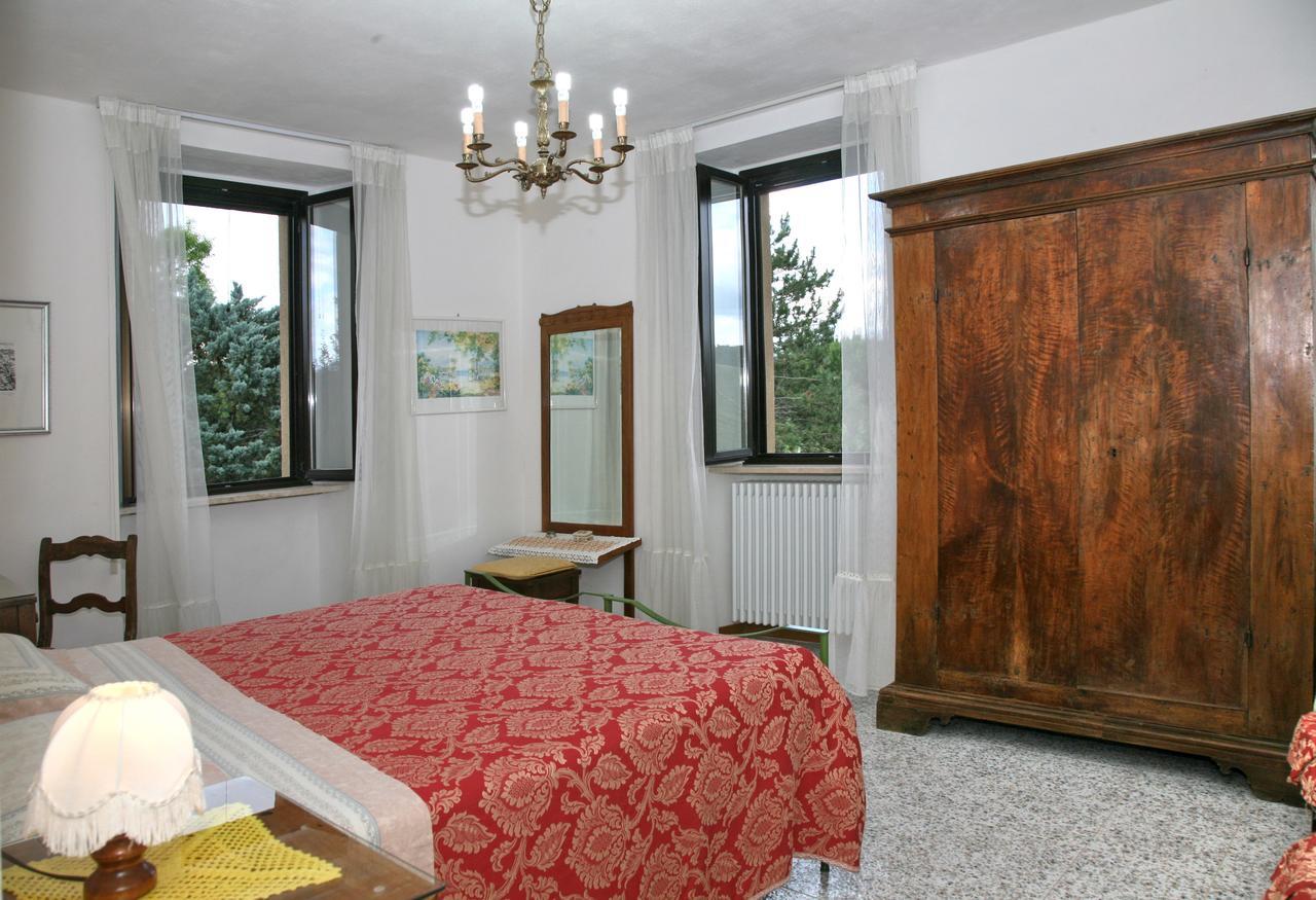 Agriturismo Villa Mozart Nel Verde กุบบีโอ ภายนอก รูปภาพ