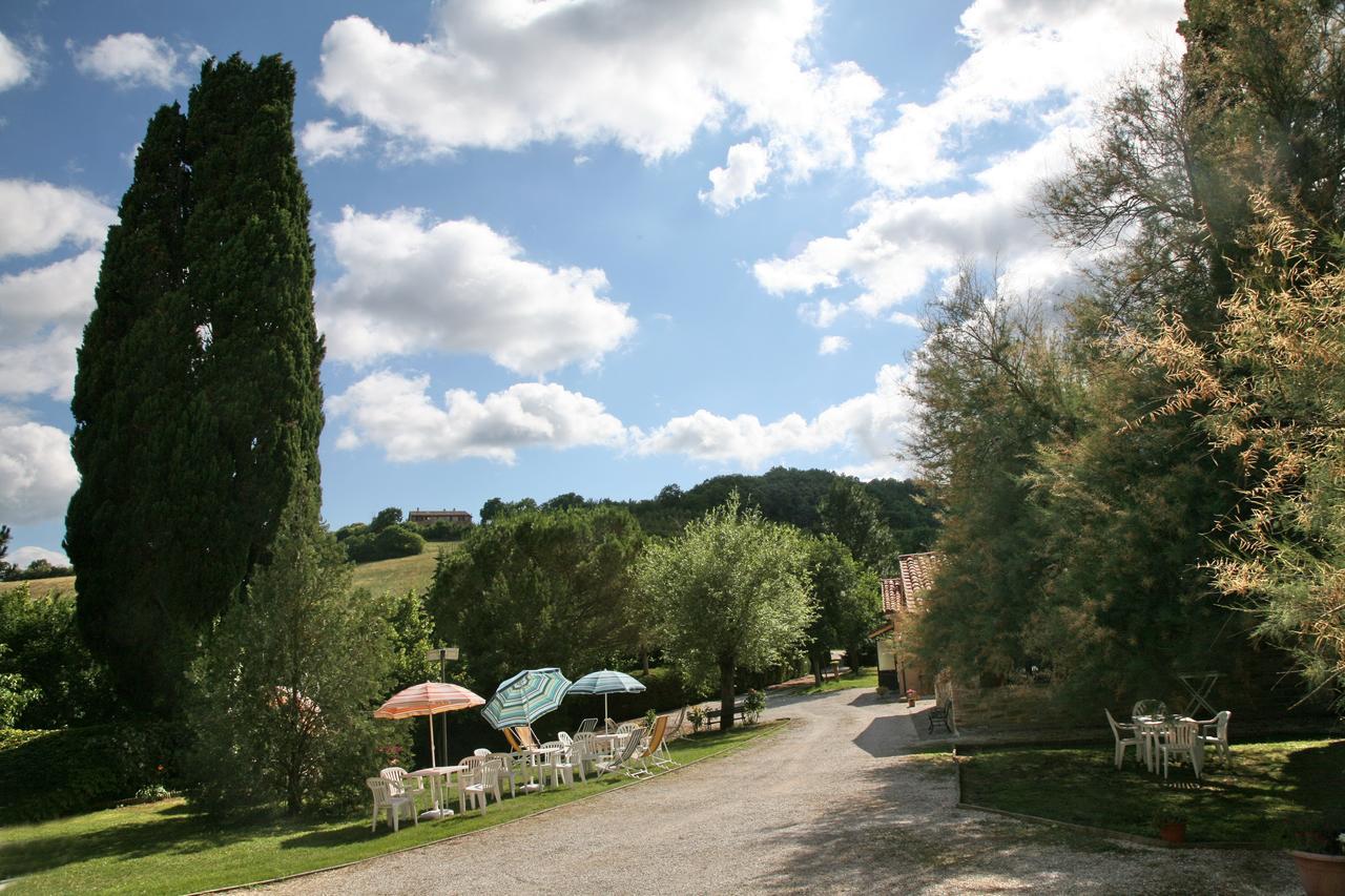 Agriturismo Villa Mozart Nel Verde กุบบีโอ ภายนอก รูปภาพ