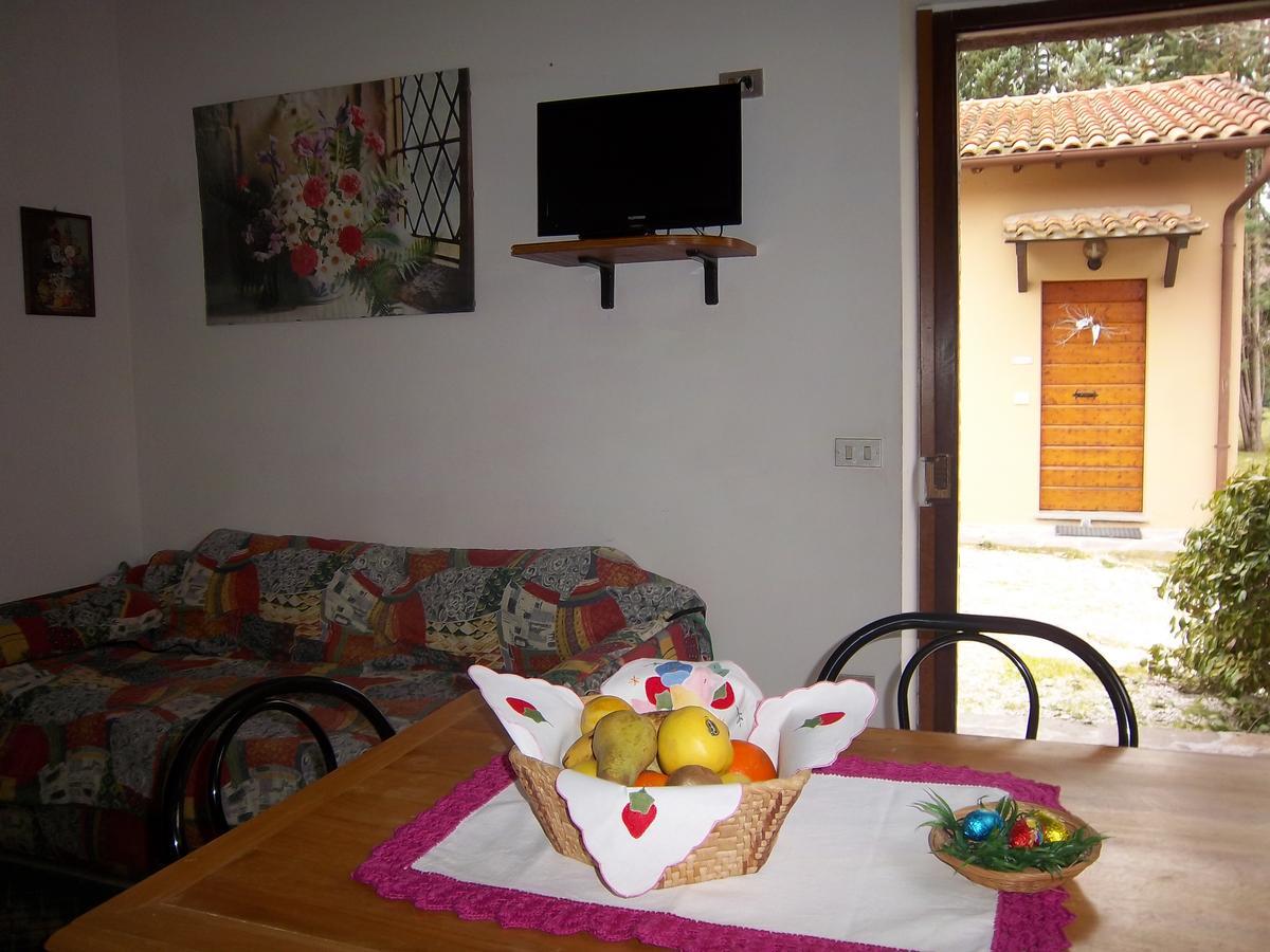 Agriturismo Villa Mozart Nel Verde กุบบีโอ ภายนอก รูปภาพ