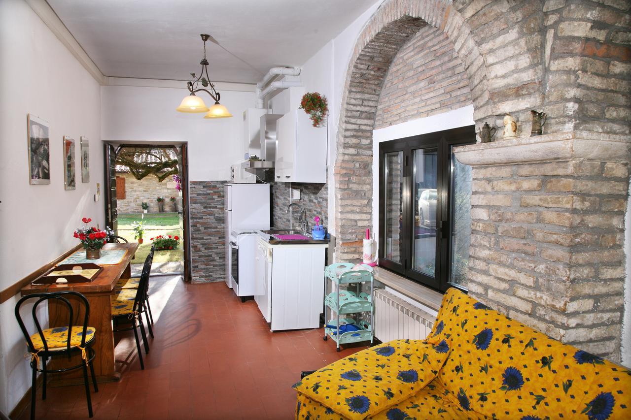 Agriturismo Villa Mozart Nel Verde กุบบีโอ ภายนอก รูปภาพ