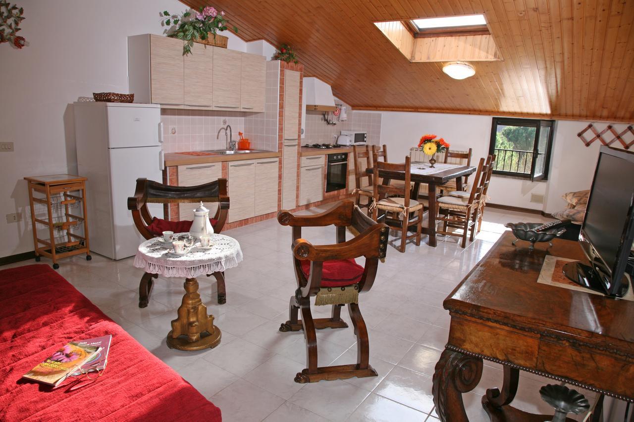 Agriturismo Villa Mozart Nel Verde กุบบีโอ ภายนอก รูปภาพ
