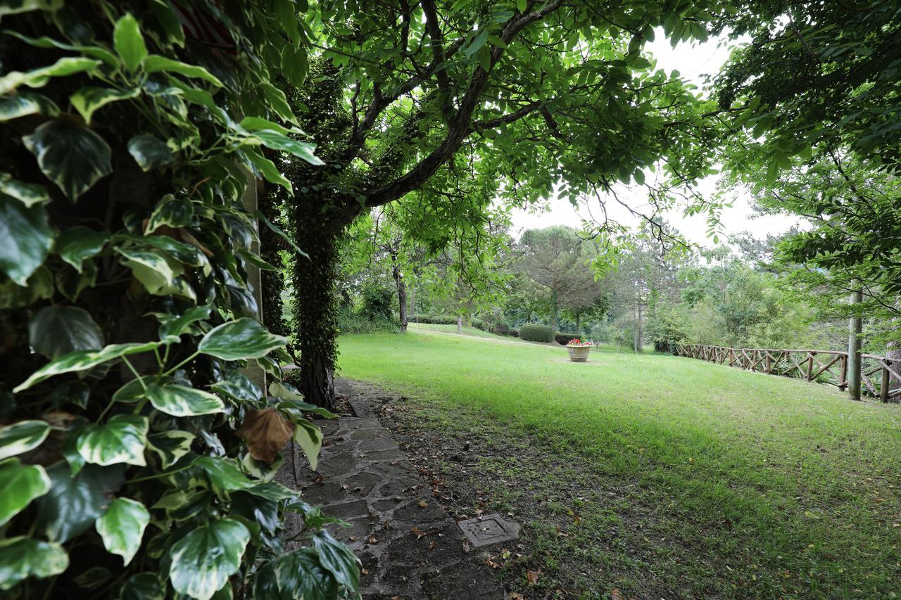 Agriturismo Villa Mozart Nel Verde กุบบีโอ ภายนอก รูปภาพ