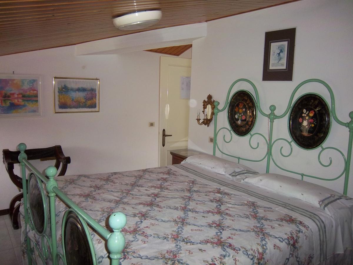 Agriturismo Villa Mozart Nel Verde กุบบีโอ ภายนอก รูปภาพ