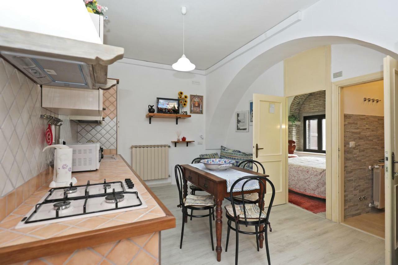 Agriturismo Villa Mozart Nel Verde กุบบีโอ ภายนอก รูปภาพ